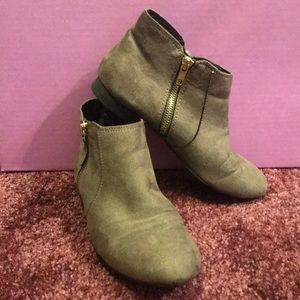 American eagle booties